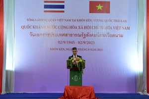 Tổng Lãnh sự Chu Đức Dũng phát biểu tại buổi lễ.