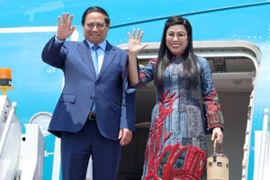 Thủ tướng Phạm Minh Chính và Phu nhân kết thúc chuyến thăm chính thức Malaysia và tham dự Hội nghị Cấp cao ASEAN lần thứ 46. (Ảnh: Dương Giang/TTXVN)