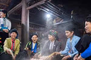 Ấm áp lễ cúng đón Tết của người Tày