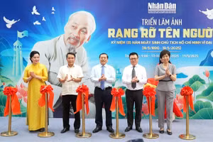 [Video] Báo Nhân Dân triển lãm, ra mắt ấn phẩm kỷ niệm ngày sinh Chủ tịch Hồ Chí Minh