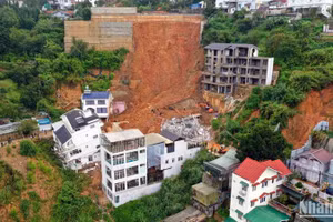 Hiện trường vụ sạt lở nghiêm trọng tại phường 10, thành phố Đà Lạt vào rạng sáng 29/6.