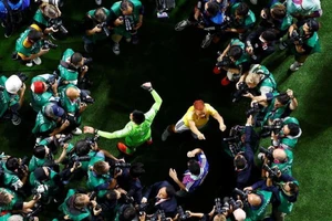 Nhật Bản trở thành tâm điểm chú ý của truyền thông sau chiến thắng lịch sử trước Tây Ban Nha. (Ảnh: Reuters)