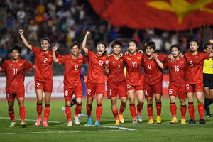 Đội tuyển nữ Việt Nam đi vào lịch sử Đông Nam Á khi lần thứ 4 vô địch liên tiếp. (Ảnh: VOV)