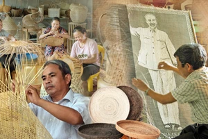 Mây tre đan Phú Vinh: Chuyện ở ngôi làng "trời phú cho bàn tay lụa"