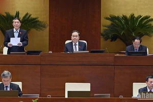 Chủ tịch Quốc hội Trần Thanh Mẫn và các Phó Chủ tịch Quốc hội chủ trì, điều hành nội dung thảo luận tại phiên họp. (Ảnh: Duy Linh)