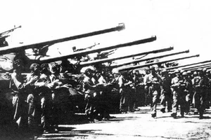 Quân Giải phóng chuẩn bị lực lượng trước giờ tổng công kích vào Sài Gòn – Gia Định với tinh thần “Thần tốc, táo bạo, bất ngờ, chắc thắng” (26/4/1975). (Ảnh: Tư liệu/TTXVN)