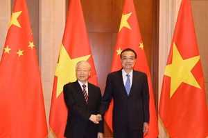 Tổng Bí thư Nguyễn Phú Trọng hội kiến Thủ tướng Trung Quốc Lý Khắc Cường. (Ảnh: Trí Dũng/TTXVN)