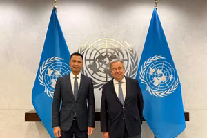 Tổng Thư ký Liên hợp quốc Antonio Guterres tiếp Đại sứ Đặng Hoàng Giang, Trưởng Phái đoàn thường trực Việt Nam tại Liên hợp quốc. (Ảnh: Bộ Ngoại giao)
