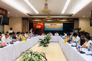 Quang cảnh buổi họp báo.