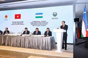 Chủ tịch Quốc hội Trần Thanh Mẫn phát biểu tại Tọa đàm. (Ảnh: TTXVN)