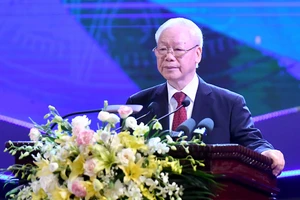 Anh là niềm tự hào của cán bộ trong trường (*)