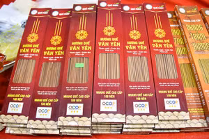 Sản phẩm Hương Quế Văn Yên của Hợp tác xã Quế Văn Yên, huyện Văn Yên, tỉnh Yên Bái. (Ảnh: Nhật Quang)