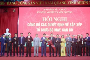 Ra mắt Ban Chấp hành Đảng bộ Sở Nông nghiệp và Môi trường tỉnh Bắc Giang sau sáp nhập. Ảnh Mai Toan.