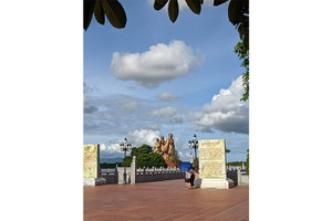 Sóng đỏ sông Đằng