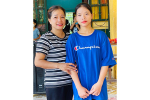 Tấm lòng nhân ái của cô giáo dân tộc Tày 