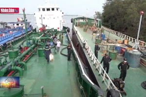 Xét xử vụ án buôn lậu 200 triệu lít xăng trong 2 tháng