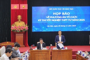 Quang cảnh buổi họp báo.