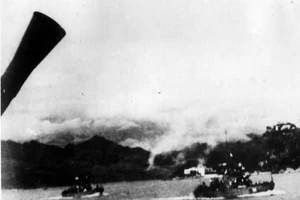 Hải quân nhân dân Việt Nam đánh trả máy bay Mỹ bắn phá miền bắc ngày 5/8/1964. (Ảnh tư liệu: Bảo tàng Lịch sử quốc gia)