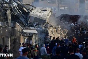 Hiện trường đổ nát sau vụ tấn công tòa nhà lãnh sự quán Iran ở Damascus, Syria ngày 1/4/2024. (Ảnh: THX/TTXVN)