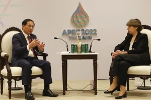 Bộ trưởng Ngoại giao Bùi Thanh Sơn đề nghị Pháp sớm phê chuẩn Hiệp định Bảo hộ đầu tư Việt Nam-EU (EVIPA) nhằm tối đa hoá tiềm năng hợp tác giữa hai nước.