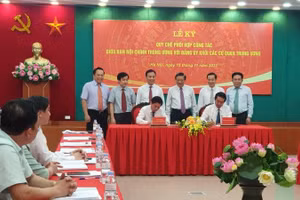 Ban Nội chính Trung ương và Đảng ủy Khối các cơ quan Trung ương tổ chức ký Quy chế phối hợp công tác.