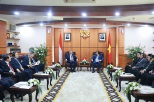 Tổng Bí thư Tô Lâm gặp Chủ tịch Thượng viện Indonesia Sultan Bachtiar Najamudin. (Ảnh: Thống Nhất/TTXVN)