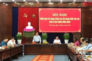 Quang cảnh buổi làm việc. (Ảnh Trọng Duy)