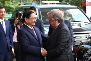 Thủ tướng Phạm Minh Chính đón Tổng Thư ký Liên hợp quốc António Guterres. (Ảnh: Trần Hải)