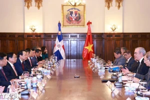 Thủ tướng Phạm Minh Chính hội đàm với Tổng thống Dominica Luis Abinader Corona. (Ảnh: Dương Giang/TTXVN)