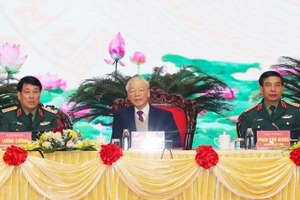Tổng Bí thư Nguyễn Phú Trọng cùng các lãnh đạo Bộ Quốc phòng chủ trì Hội nghị. (Ảnh: Trọng Đức/TTXVN)