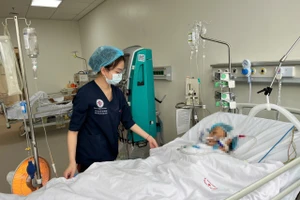 Khoa Bệnh lây đường hô hấp, Bệnh viện Trung ương Quân đội 108 đã tiếp nhận điều trị nhiều bệnh nhân cúm A nặng, trong đó đa số là người cao tuổi.