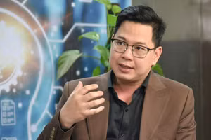 Phó Giáo sư, Tiến sĩ Trần Thành Nam, Chủ nhiệm Khoa Các khoa học Giáo dục, Đại học Giáo dục, Đại học Quốc gia Hà Nội-Phó chủ tịch Hội Khoa học Tâm lý Giáo dục Việt Nam.