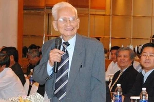 Giáo sư Hoàng Như Mai là một người thầy đức độ, tài hoa.