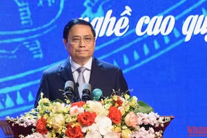 Thủ tướng Phạm Minh Chính dự Lễ kỷ niệm 40 năm Ngày Nhà giáo Việt Nam. (Ảnh: TRẦN HẢI)