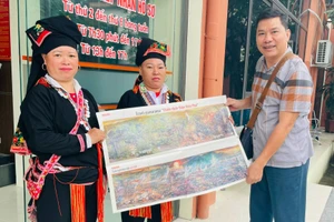 Phụ san tranh panorama đến đồng bào Dao huyện Văn Yên, Yên Bái.