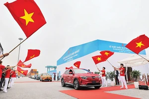 Việc VinFast xuất khẩu lô ô-tô điện đầu tiên đánh dấu bước tiến của ngành công nghiệp xe hơi Việt Nam. Ảnh: Phương Linh 
