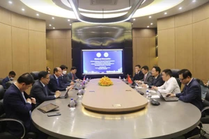 Cuộc làm việc giữa đoàn Bộ Thông tin và Truyền thông Việt Nam và Bộ Bưu chính và Viễn thông Campuchia (Ảnh: Nguyễn Hiệp)