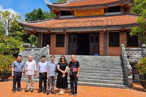 Đền Tưởng niệm liệt sĩ Trường Sơn- bến phà Long Đại, một điểm đến trong hành trình du lịch về nguồn tại Quảng Bình. 