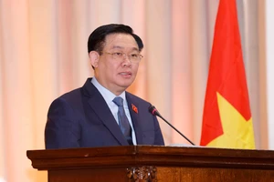 Chủ tịch Quốc hội Vương Đình Huệ phát biểu. (Ảnh: TTXVN)