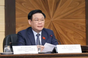 Chủ tịch Quốc hội Vương Đình Huệ phát biểu tại Diễn đàn Chính sách, Pháp luật về Thúc đẩy Hợp tác Kinh tế, Thương mại và Đầu tư Việt Nam-Iran. (Ảnh: TTXVN)