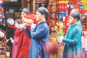 Hàng nghìn người dân tham gia chương trình Tết Việt 