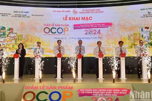 Nghi thức khai mạc Tuần lễ sản phẩm OCOP.