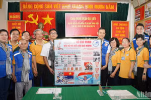 Nhân dân Thành phố Hồ Chí Minh trao Không gian văn hóa Hồ Chí Minh đến cán bộ, chiến sĩ nhà giàn DK1/10.