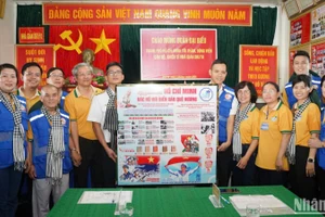 Nhân dân Thành phố Hồ Chí Minh trao Không gian văn hóa Hồ Chí Minh đến cán bộ, chiến sĩ nhà giàn DK1/10.