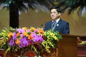 Đồng chí Phạm Tiến Nam - Phó Chủ tịch Thường trực Ban chấp hành Trung ương Hội Nông dân Việt Nam Khóa VII tuyên bố lý do, giới thiệu đại biểu và Khai mạc ngày làm việc thứ nhất của Đại hội.