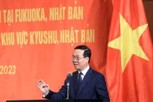 Chủ tịch nước Võ Văn Thưởng phát biểu tại buổi gặp mặt cán bộ, nhân viên Tổng Lãnh sự quán Việt Nam tại Fukuoka và đại diện lãnh đạo các Hội đoàn, kiều bào tiêu biểu tại khu vực Kyushu, Nhật Bản. (Ảnh: TTXVN)