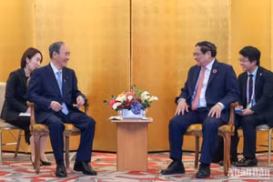 Thủ tướng Chính phủ Phạm Minh Chính tiếp cựu Thủ tướng Nhật Bản, Cố vấn Liên minh Nghị sĩ hữu nghị Nhật Bản-Việt Nam Suga Yoshihide.