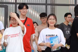 Sinh viên Đại học Quốc gia Hà Nội.