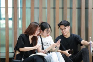 Sinh viên Đại học Quốc gia Hà Nội