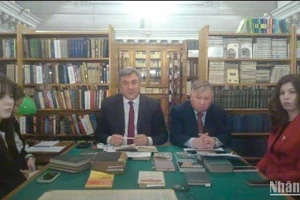 Phó Chủ tịch Ủy ban Đối ngoại Saint Petersburg Vyacheslav Kalganov điều hành hội nghị. 